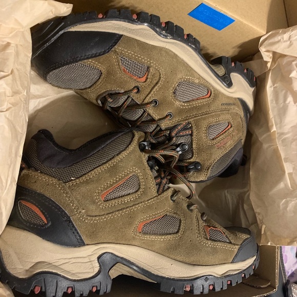 columbia hiking boots mens